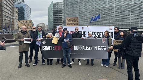Brüksel'de gazeteciler, Gazze'de meslektaşlarının öldürülmesini protesto etti - Son Dakika Haberleri